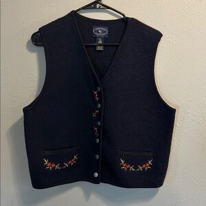 Vintage Chelsea Cambell Navy 100%‎ Wool Sweater Vest Embroidered Floral